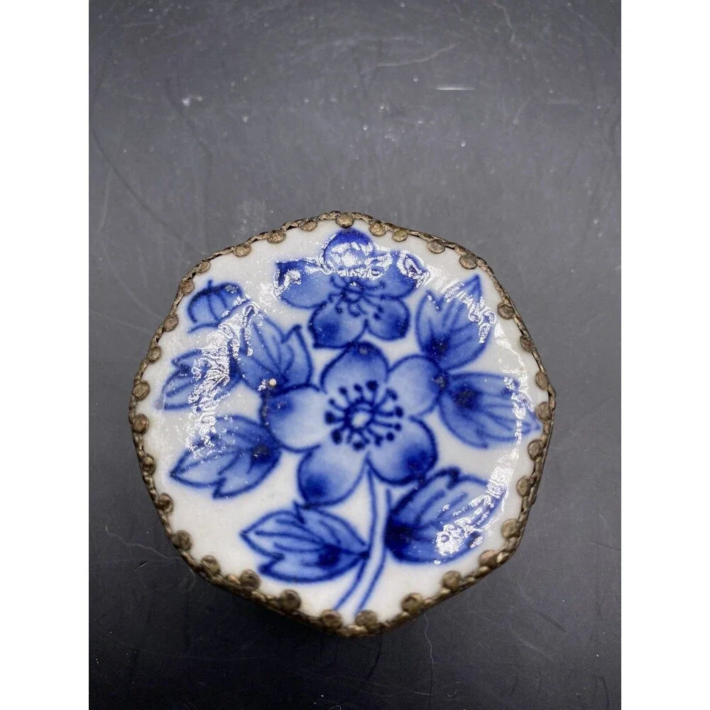 Trinket Box Blue /White Porcelain Silver Metal Shard Chinese Vintage